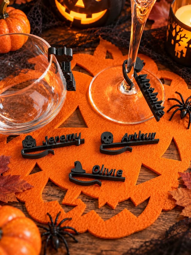 Glasmarkierer für Halloween mit Wunschnamen — Motiv zum Anklipsen