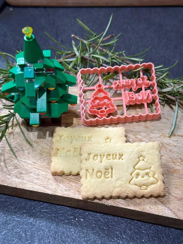 Frohe Weihnachten – Kleiner Baum Ausstecher | MyFabrik