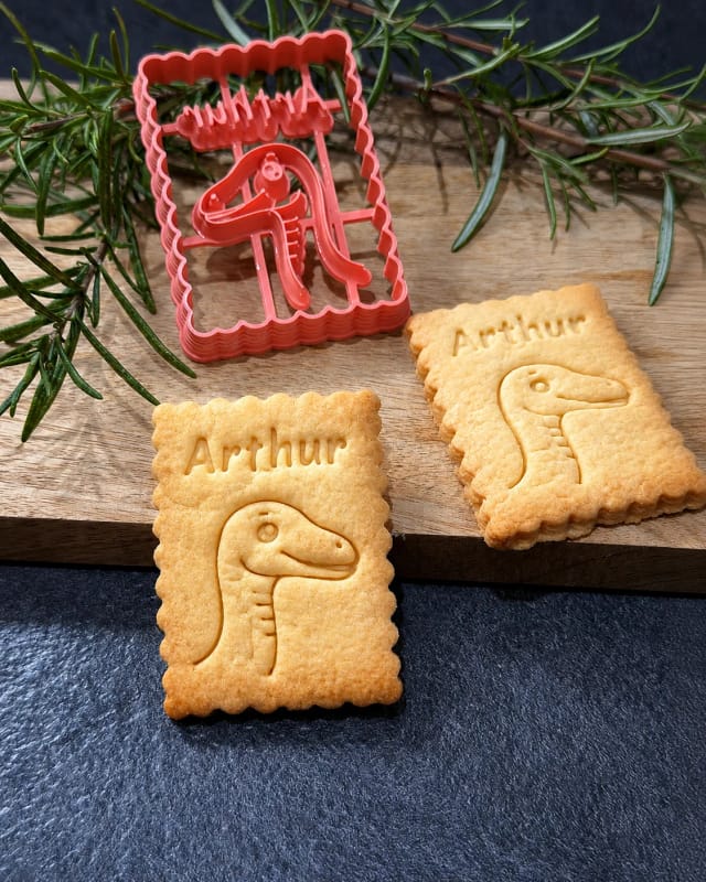 Cortador de galletas ornitomimosaurio personalizado