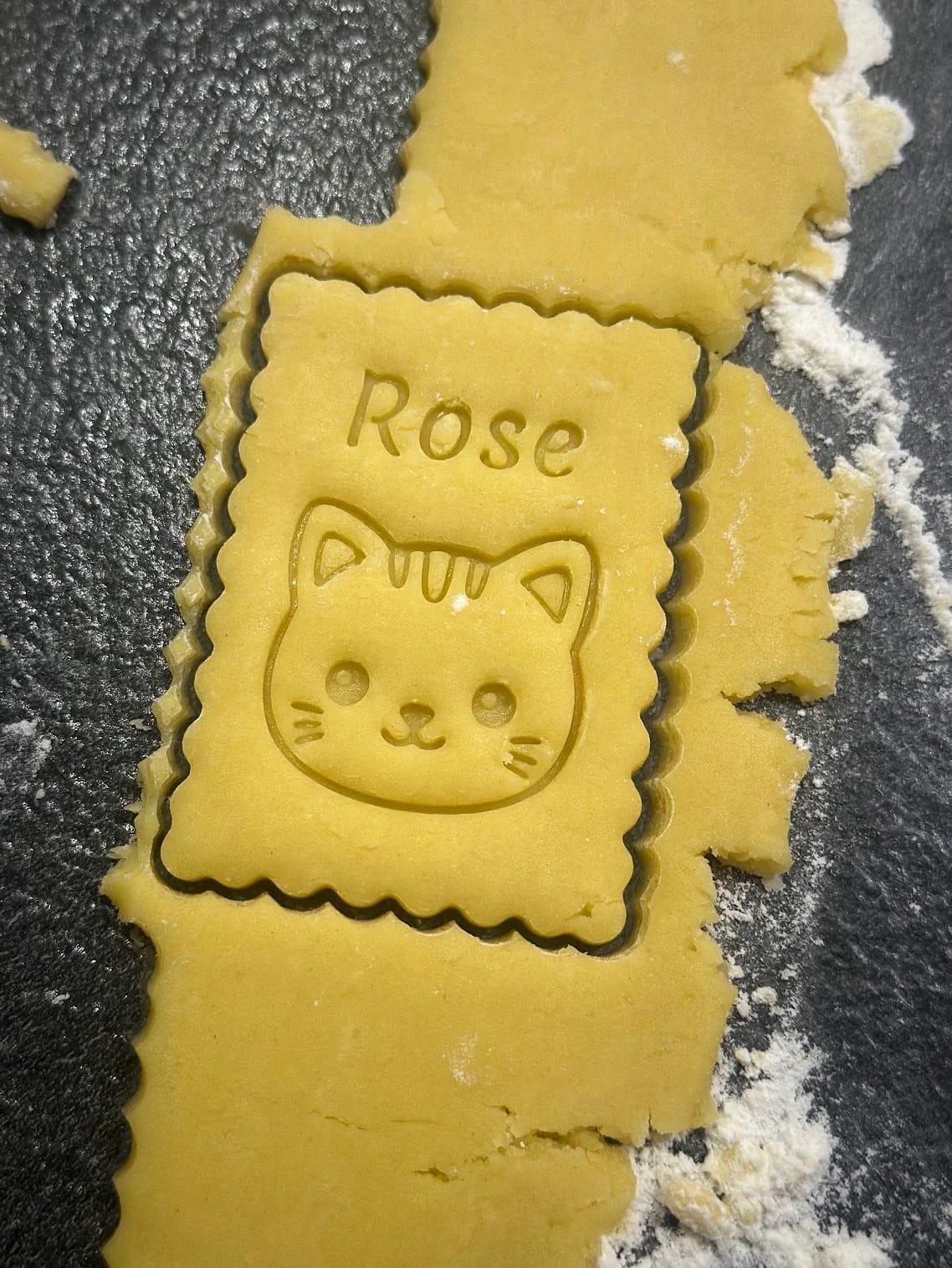Emporte-pièce personnalisé prénom — petit minou kawaii, biscuits