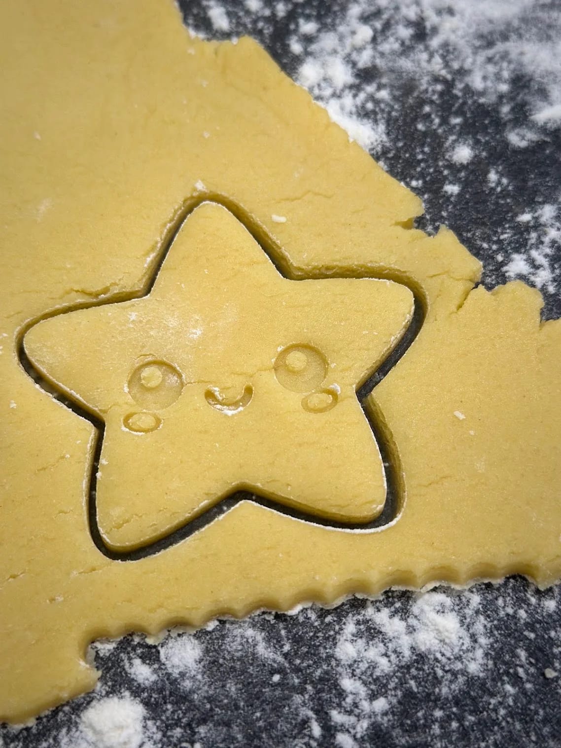 Emporte-pièce étoile kawaii — biscuits de Noël en relief