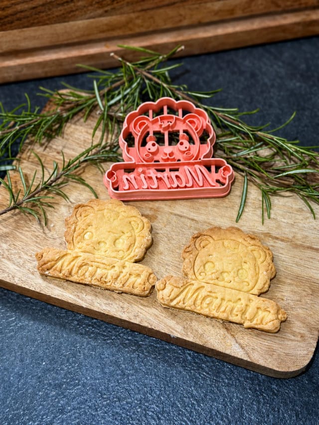 Emporte-pièce lion pancarte personnalisé prénom — biscuits kawaii